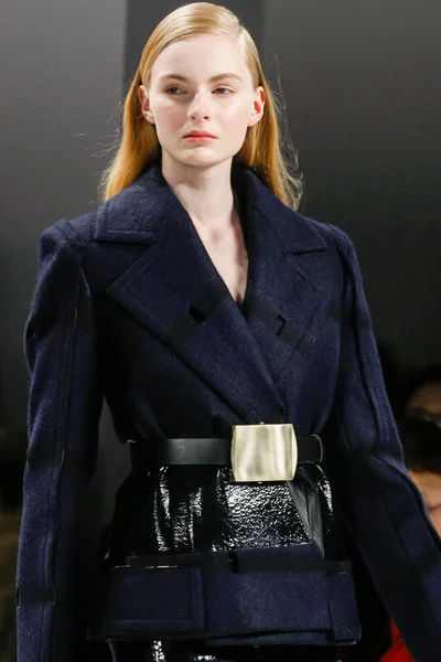 Look 3